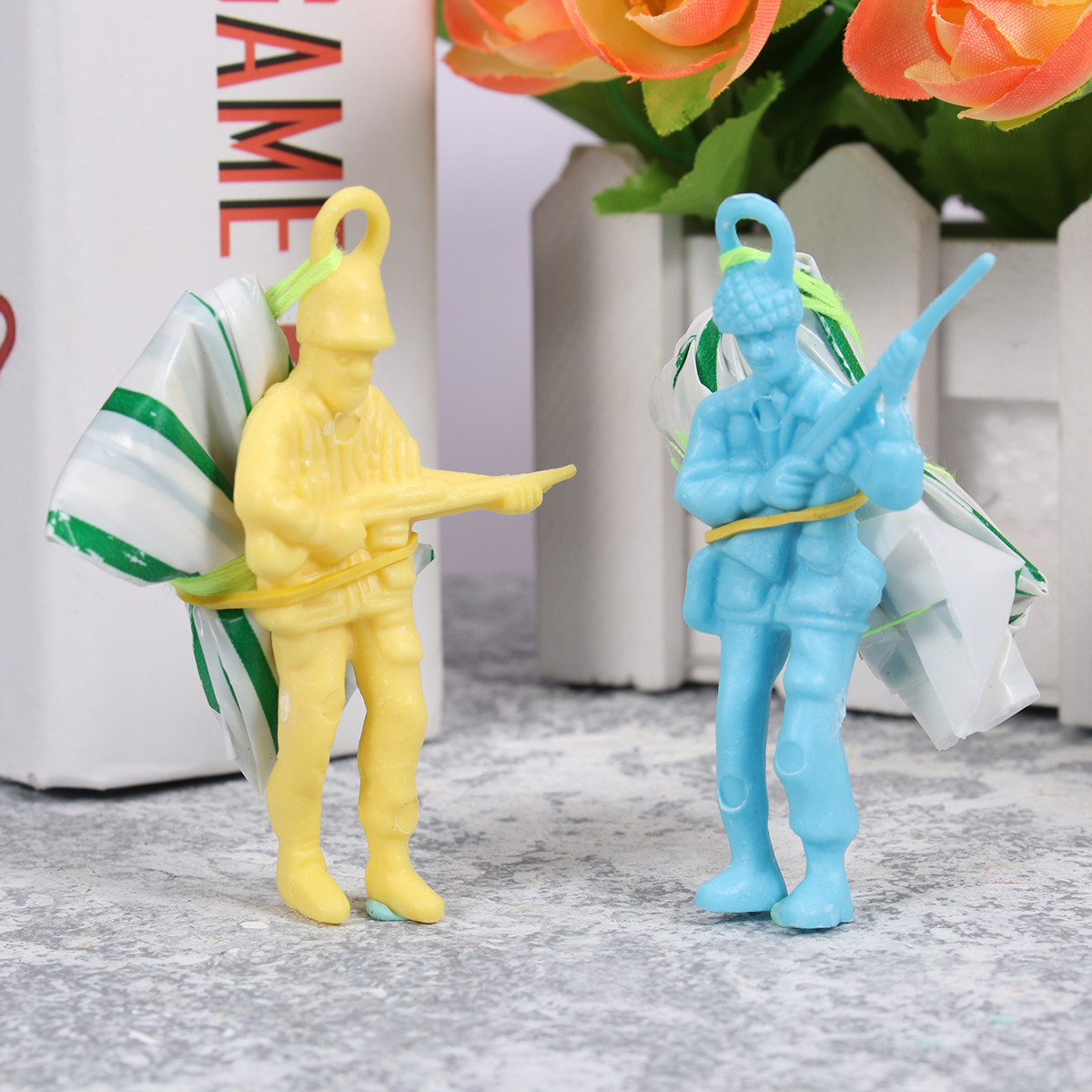 10個入り兵士パラシュート手投げミニデザイン高級プラスチック - Kids Education Design のレビューと価格